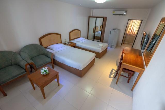 Golden House Service And Apartment Rayong Kültér fotó